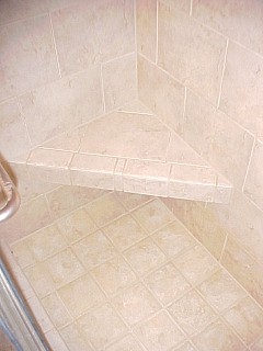 guest bath-corner seat (1)